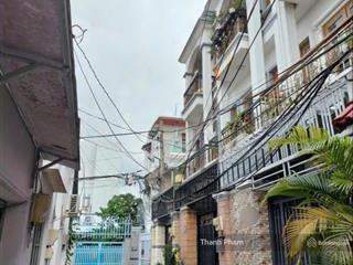 Cho thuê nhà 3 tầng gần hoa lư, 4pn, 3wc, 11tr/th