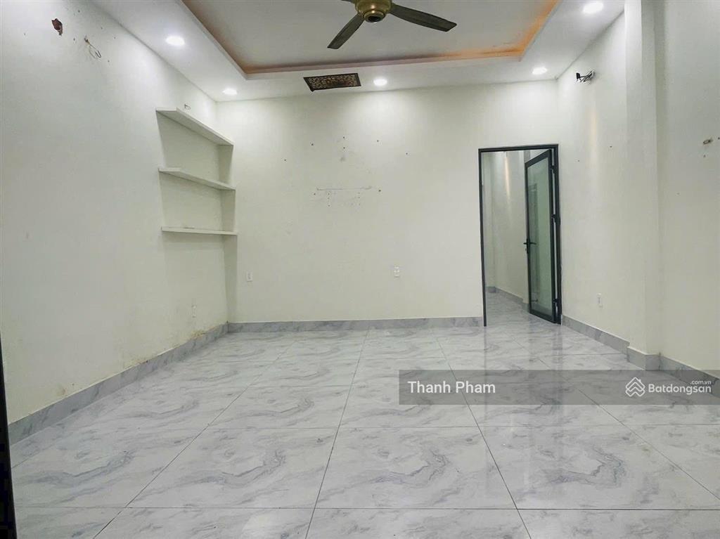 Thơm! 2 tầng  90m2  ngang 5m  gần lê văn việt  chợ nhỏ chỉ 5,25 tỷ