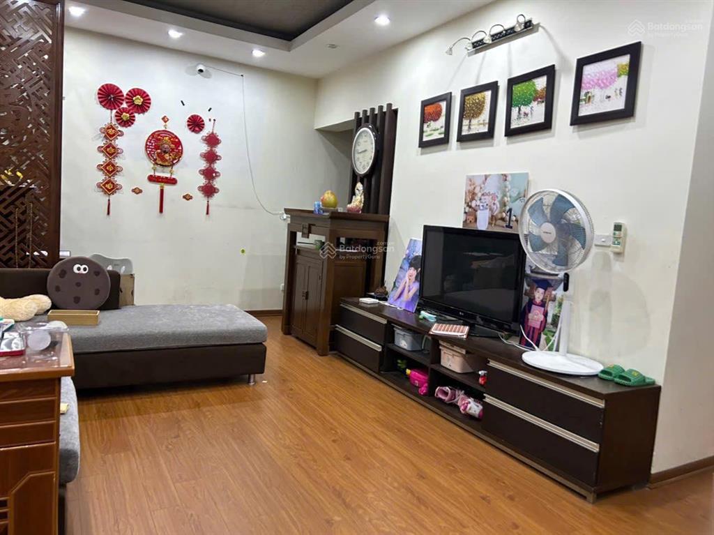 Bán căn hộ chung cư kdt việt hưng 104m2, 3 ngủ, hà nội.  0983 957 ***