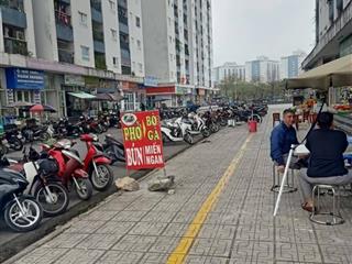 Chính chủ e cần bán kiot sát sảnh nhìn sân chơi chung giá 1,62 tỷ.  0813 733 ***