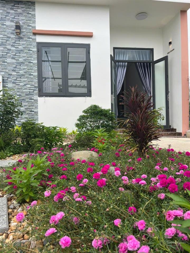 Nhà mới xây đầy đủ nội thất, tp tây ninh, đường trần văn trà vô, 5x28m, xã tân bình