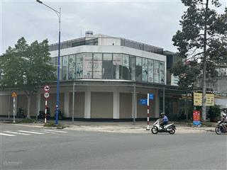 Cho thuê nhà ba mặt tiền tại khu tdc noxh hoà lợi. dt 450m2, đẹp, nhiều tiện ích, có hệ thống pccc