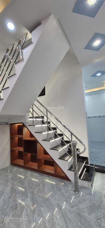 Nhà hẻm phạm thế hiển gần chợ nhị thiên đường. dt 3.8x10m  5 tỷ 770 có tl. hướng bắc gọi em tú nha