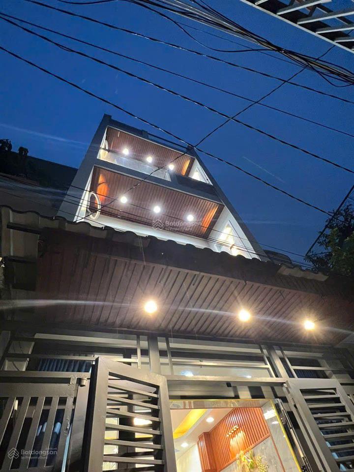 Nhà hẻm phạm thế hiển gần chợ nhị thiên đường. dt 3.8x10m  5 tỷ 770 có tl. hướng bắc gọi em tú nha