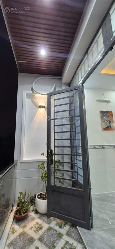 Nhà hẻm phạm thế hiển gần chợ nhị thiên đường. dt 3.8x10m  5 tỷ 770 có tl. hướng bắc gọi em tú nha