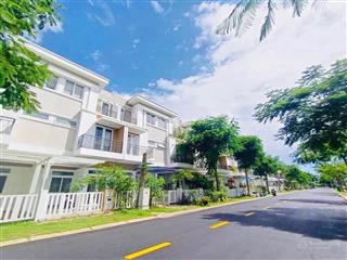 Chủ gửi căn nhà thô hướng đông nam, 75m2 giá tốt nhất khu lovera park.  em tú để xem