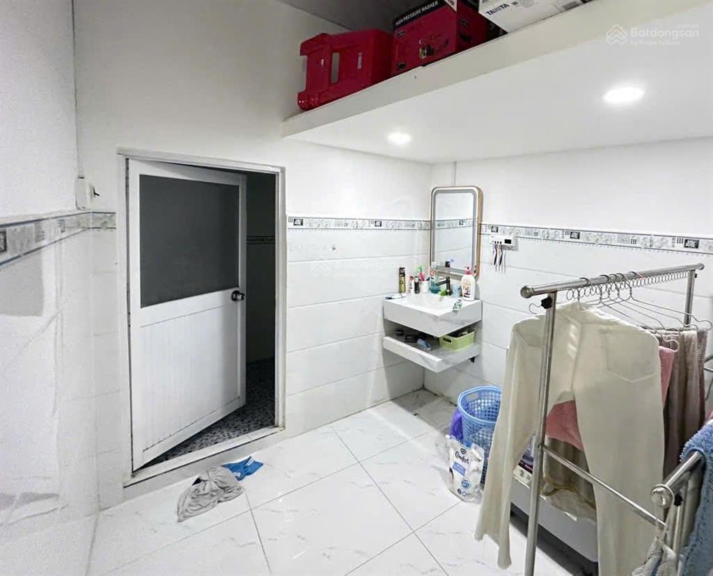 Bán nhà mặt tiền đường, 84m2, 3 phòng ngủ, quận 7 cũ, nhà mới, đẹp