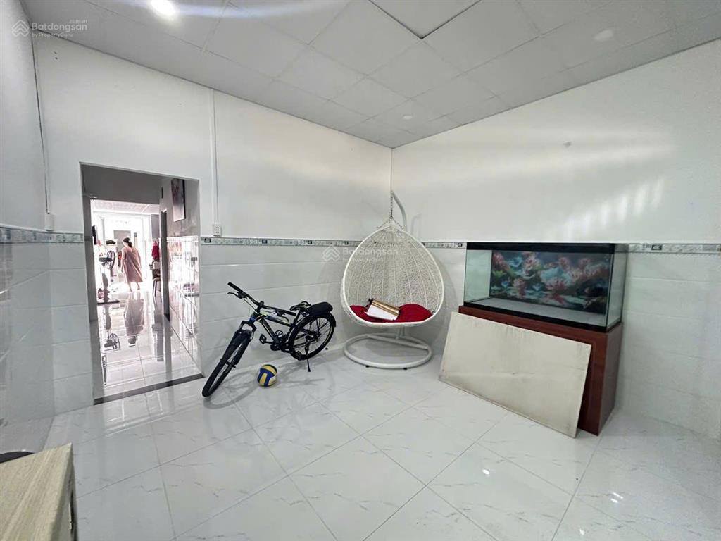 Bán nhà mặt tiền đường, 84m2, 3 phòng ngủ, quận 7 cũ, nhà mới, đẹp