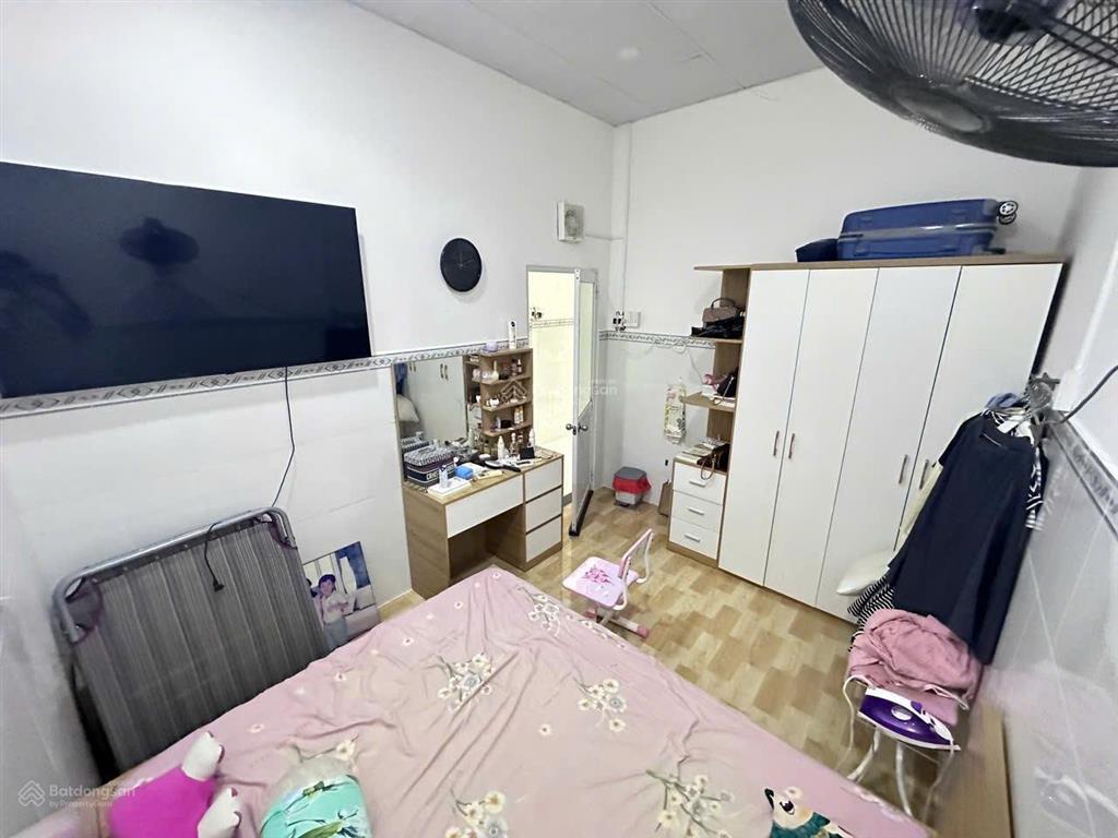 Bán nhà mặt tiền đường, 84m2, 3 phòng ngủ, quận 7 cũ, nhà mới, đẹp