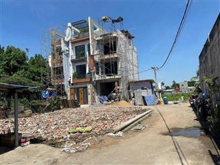 Bán lô góc 2 mặt hẻm, linh đông, giá 4,5 tỷ.