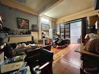 Nhà 1 trệt 1 lầu, gần trường tiểu học hoàng diệu 2, hxh, giá 6,1 tỷ.