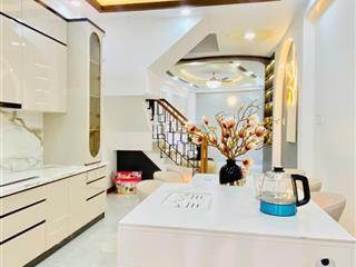 Chính chủ cần bán gấp nhà riêng giá rẻ 4 tầng55m2 chỉ 5pn,4wc quận 10 hồ chí minhchỉ với 10tỷ 900