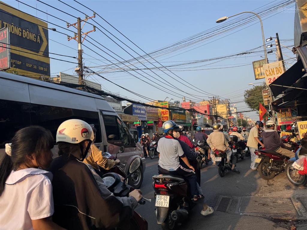 Nhà mặt phố tại nguyễn thị kiểu, 23.5 ty. dt 360m2, ngang 8 x46.5 m cấp 4  0919 147 ***