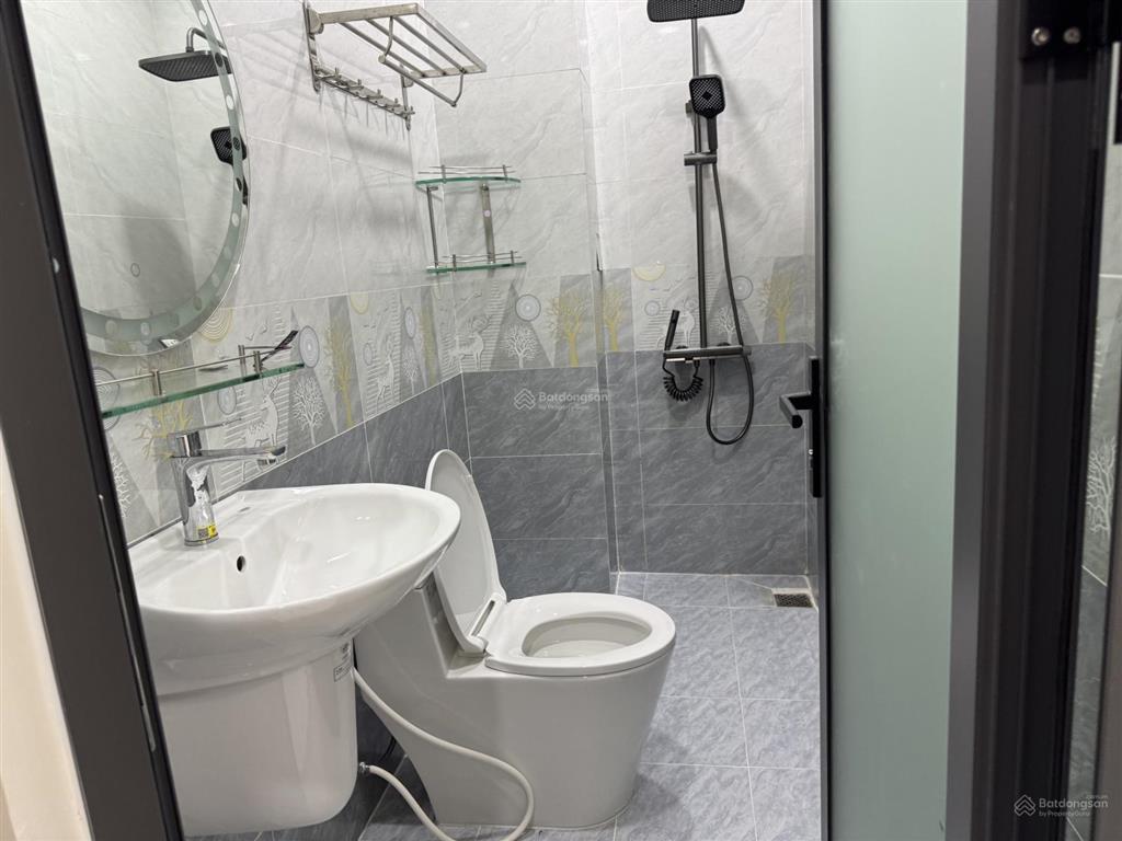 Bán nhà một xec dương thị mười dt 4x14 trệt lững hai lầu trên sân thượng giá 6tỷ  0919 147 ***