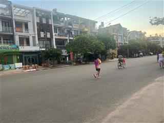 Còn duy nhất 1 nền đất quay vào công viên chính khu dân cư an sương p tân hưng thuận quận 12