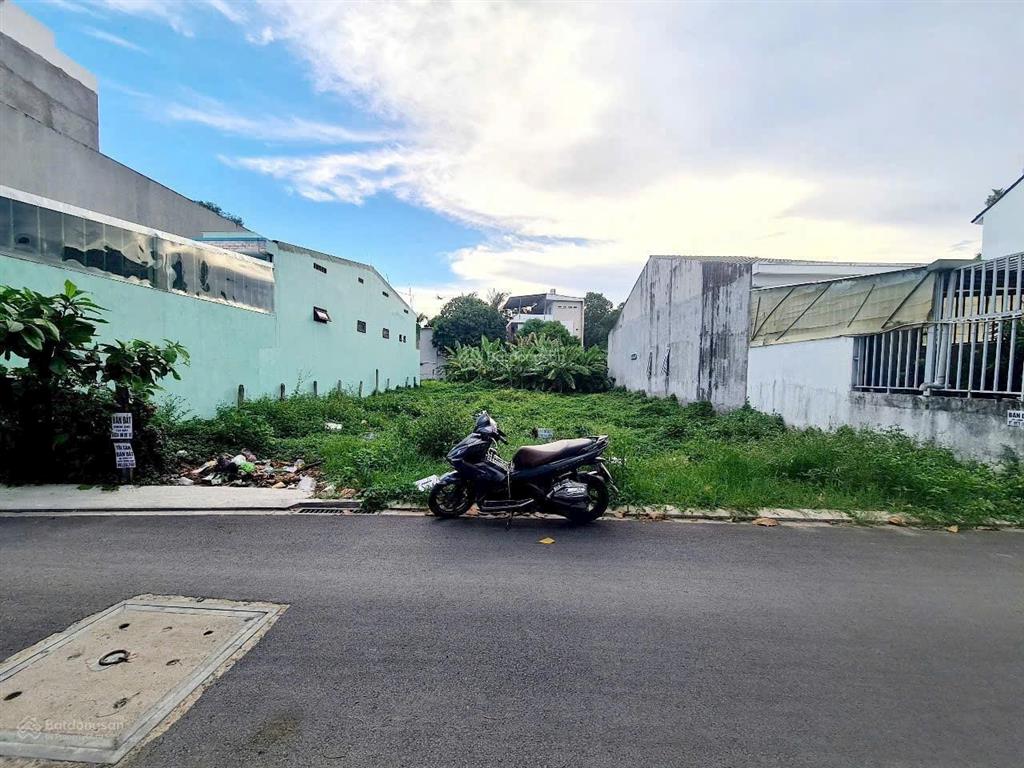 Đất mặt tiền hẻm 224 vườn lài, 5 x 26m