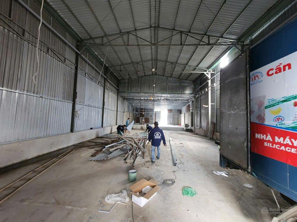 Bán xưởng 705m2 mặt tiền đường xe tải thông giá 10 tỷ 500