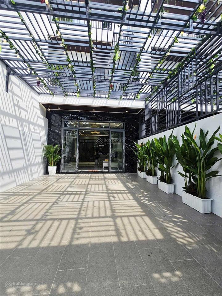 Bán nhà mặt tiền kinh doanh buôn bán thoải mái giá hơn 7 tỷ  tặng đầy đủ nội thất