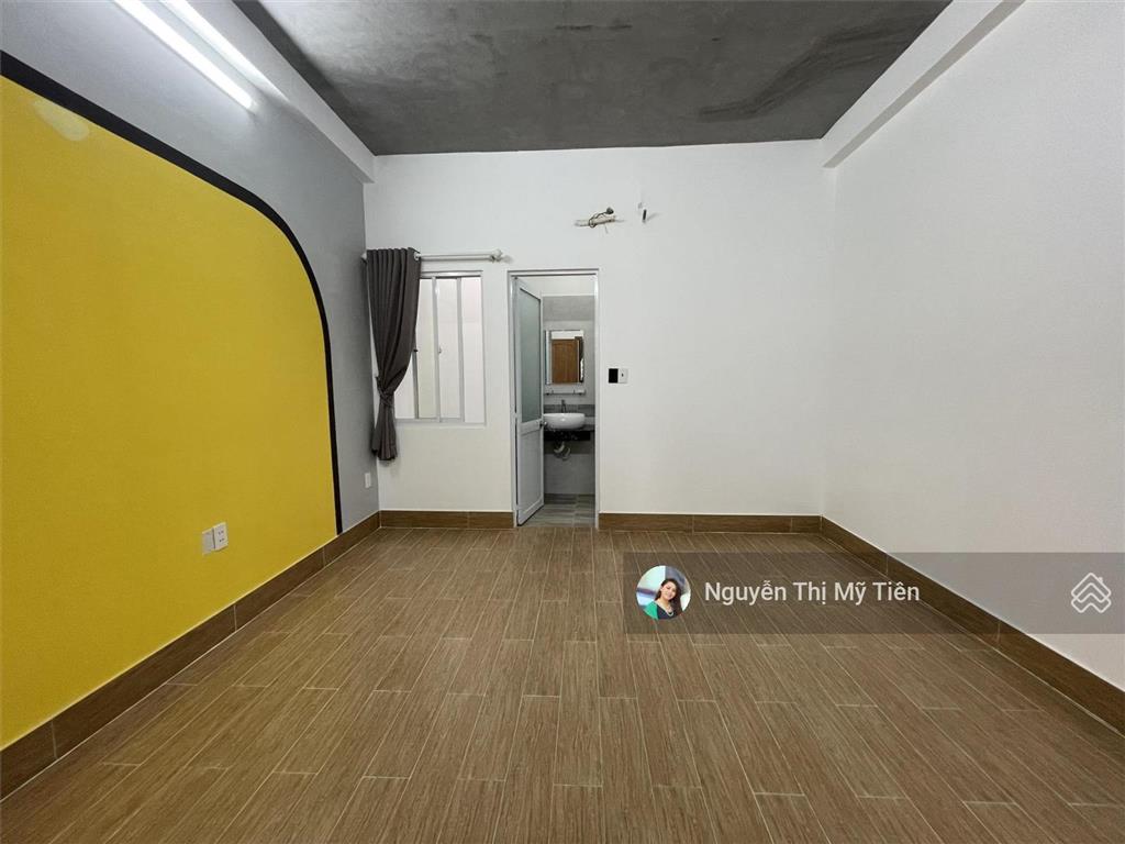 2,4 tr  thạnh xuân 40  phòng to đùng  wc riêng  có sân dài sọc như resort
