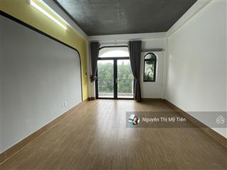 2,6 tr  thạnh xuân 40  phòng to đùng  wc riêng  có sân dài sọc như resort