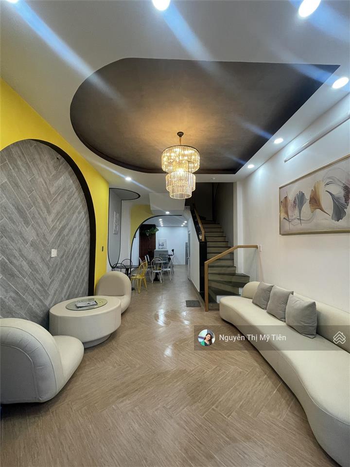 2,4 tr  thạnh xuân 40  phòng to đùng  wc riêng  có sân dài sọc như resort