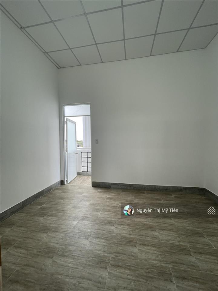 2,4 tr  thạnh xuân 40  phòng to đùng  wc riêng  có sân dài sọc như resort