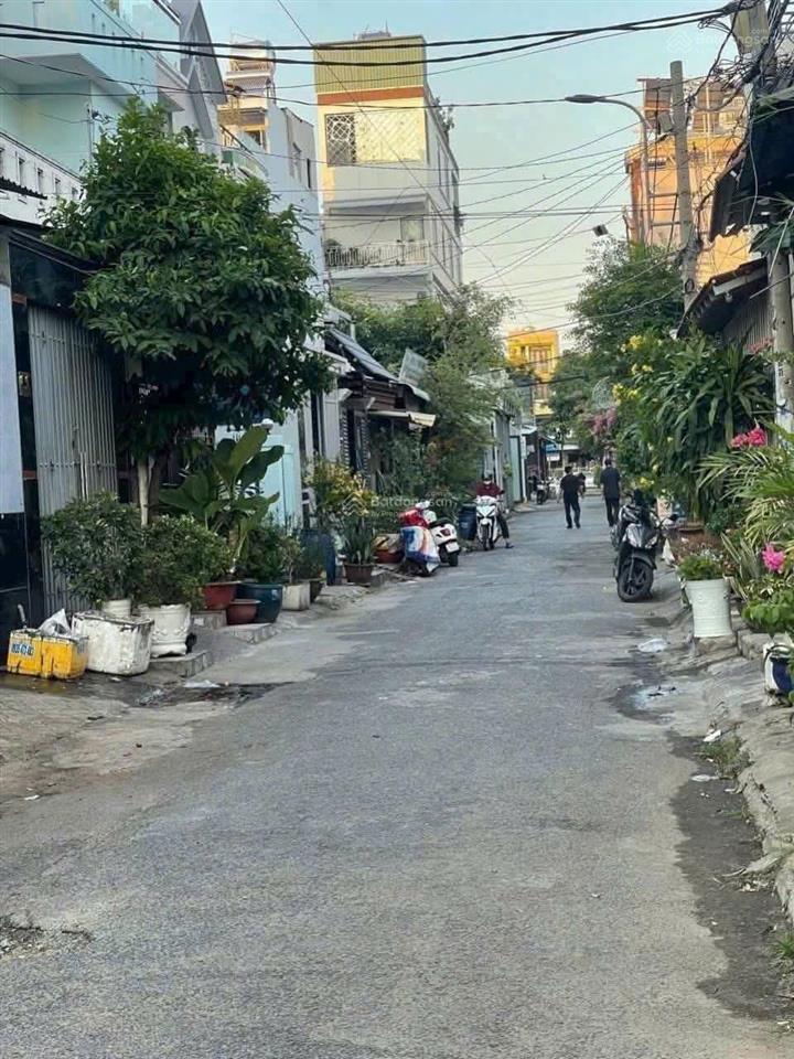 Nhà vị trí đep 4x22m gần chợ và nhà thờ lạc quang, 1 trục thẳng từ trường chinh vào chỉ 50m