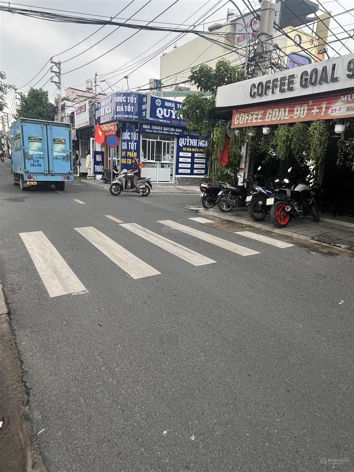 Nhà 2 mặt tiền đường 9m nhựa thông đang kinh doanh thuốc tây. cần bán