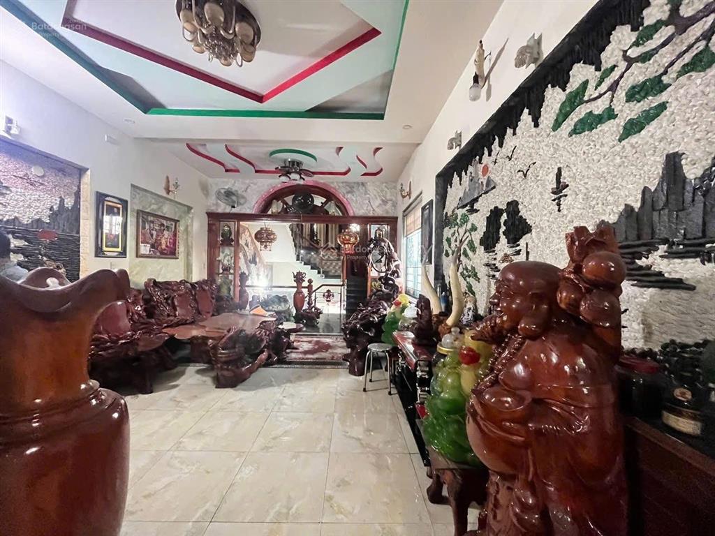 Bán nhà dt 4,5x30 đúc 4 tầng mặt tiền kinh doanh phố nguyễn ảnh thủ, q.12 giá 15ty thương lượng.