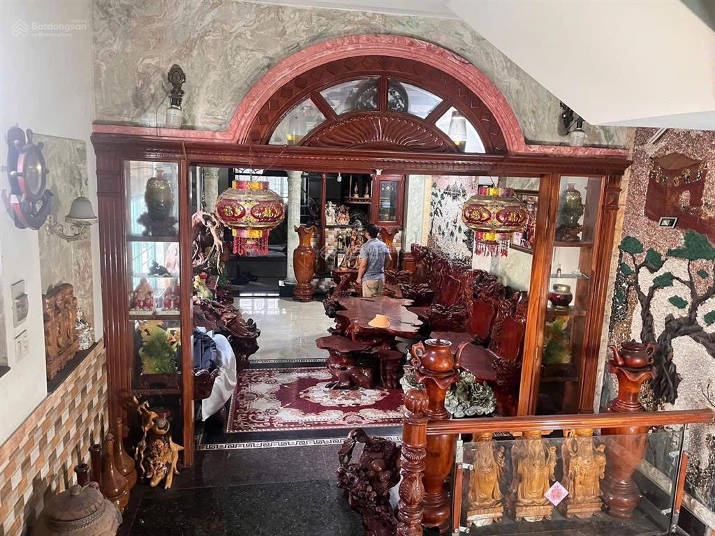 Bán nhà dt 4,5x30 đúc 4 tầng mặt tiền kinh doanh phố nguyễn ảnh thủ, q.12 giá 15ty thương lượng.