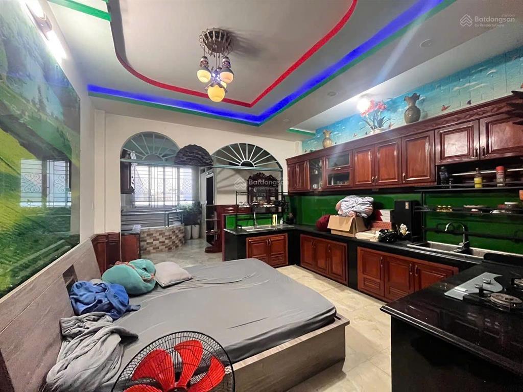 Bán nhà dt 4,5x30 đúc 4 tầng mặt tiền kinh doanh phố nguyễn ảnh thủ, q.12 giá 15ty thương lượng.