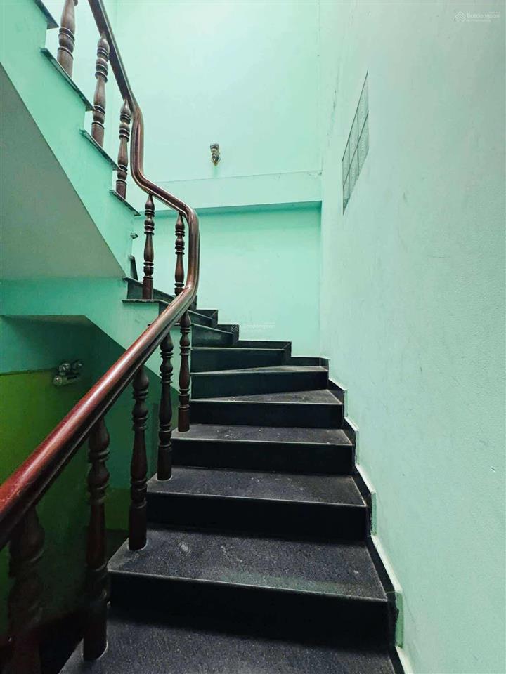 Bán khách sạn dt 6,5x21 đúc 4 tầng đường nhựa 8m thông một sẹc tô ký, phường tch, q12 giá 13tỷ500
