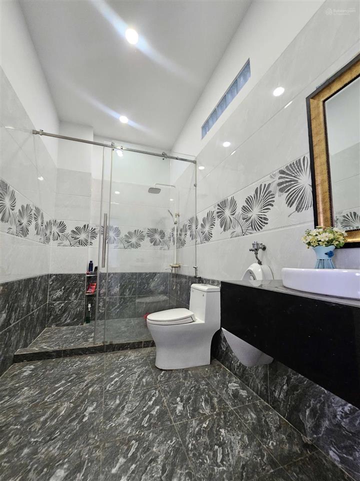 Bán nhà 2 tầng mặt tiền đường 8m tân thới hiệp 21, quận 12, dt 8x29 giá 16 tỷ thương lượng