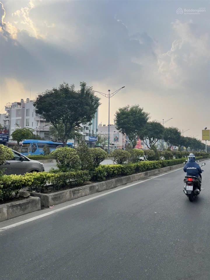 Bán nhà dt lớn 804m2 mặt tiền đường trường chinh tuyến metro số 2 đi về trung tâm tp gần giá 140 ty