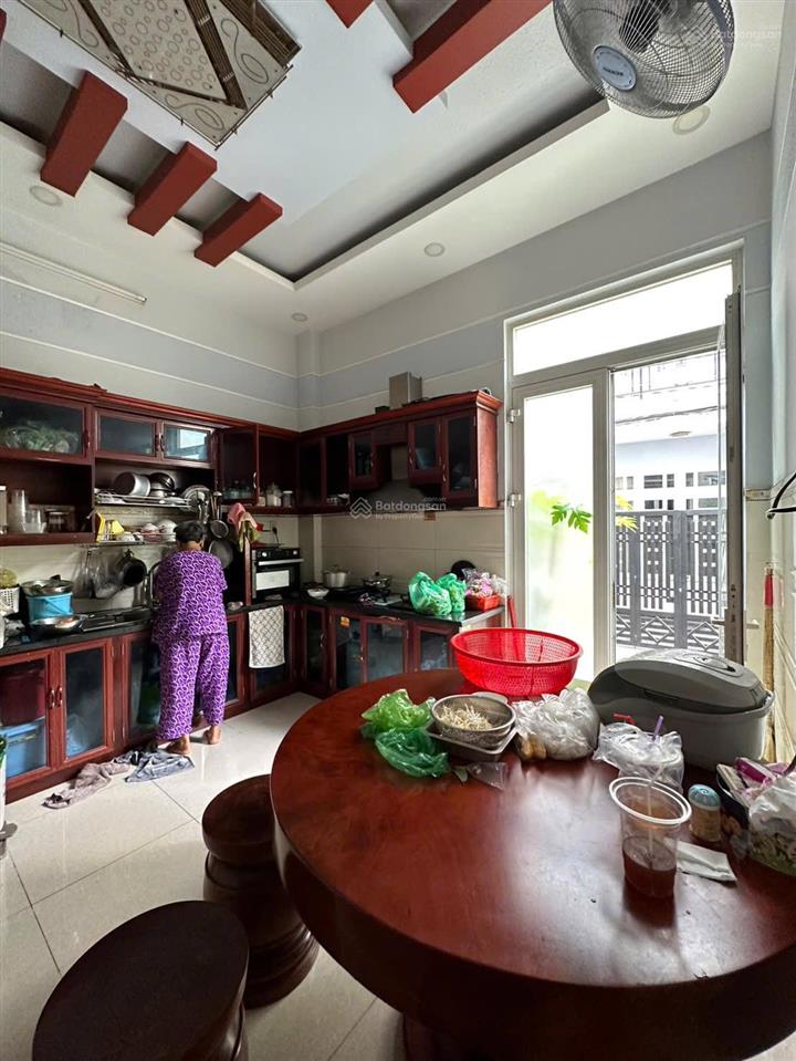 Bán nhà 4 tầng góc hai mặt tiền đường 39, phường bình trưng, tp hcm. giá 13 tỷ
