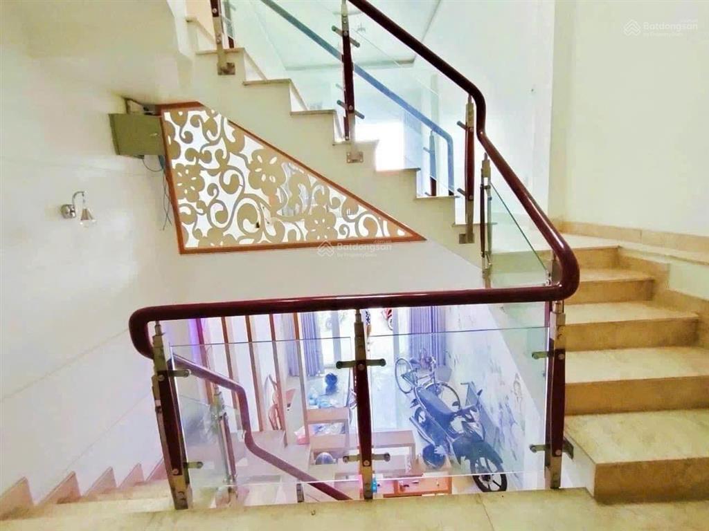 Bán np 4pn, 4wc, 74,3m2 tại số 28, cát lái, q2, hcm, giá 10,5 tỷ