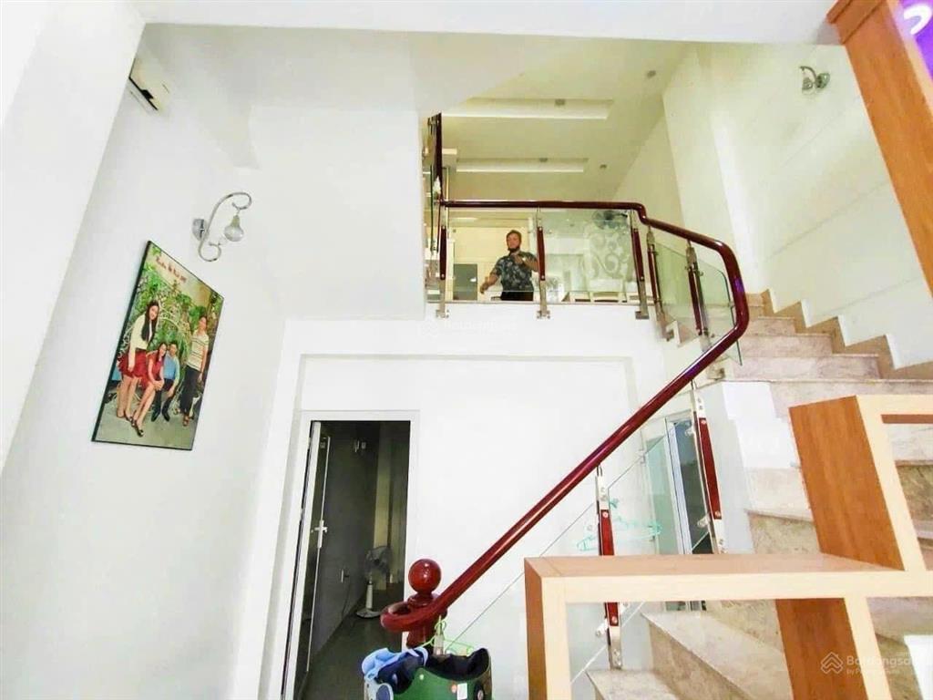 Bán np 4pn, 4wc, 74,3m2 tại số 28, cát lái, q2, hcm, giá 10,5 tỷ
