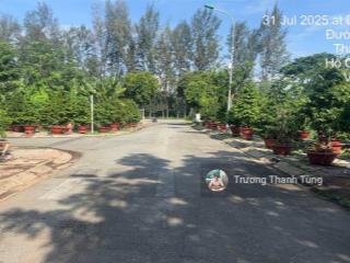 Đất nhà phố đối diện công viên dự án mẫu giáo trung ương 3. giá 80tr/m2