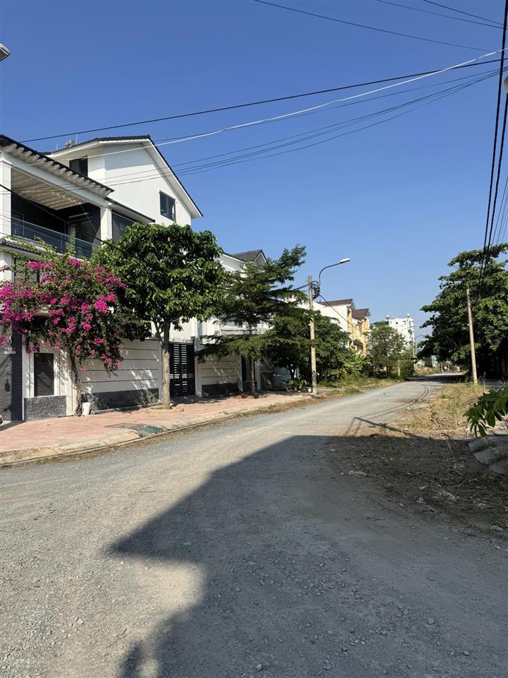 Chính chủ gửi bán lô đất khu vực dự án sài gòn chợ lớn đường 5 phường 7 q8.