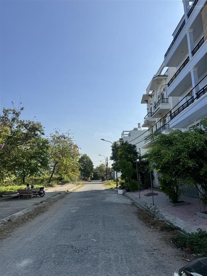 Chính chủ gửi bán lô đất khu vực dự án sài gòn chợ lớn đường 5 phường 7 q8.