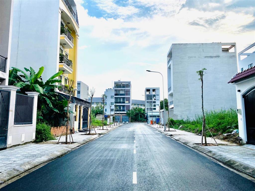 Bán nhà 1 trệt 3 lầu đang làm chdv tại cát lái, quận 2 có sẵn dòng tiền, giá chỉ 13.8 tỷ có tl.