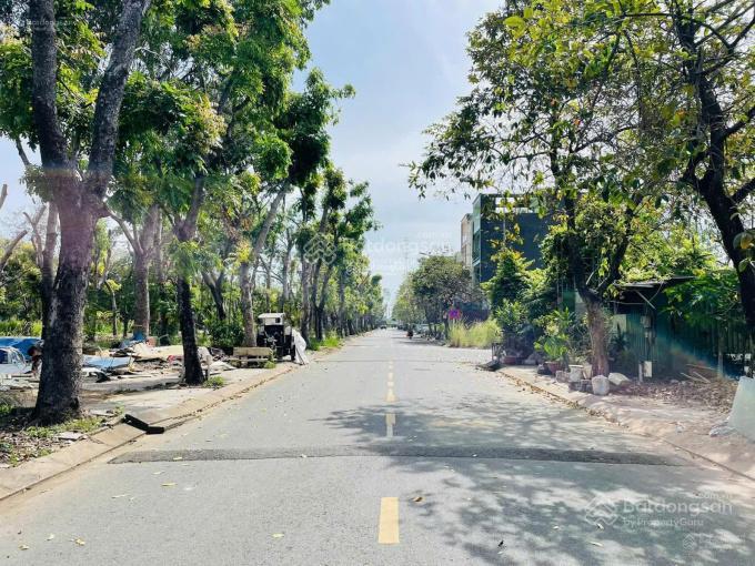 Bán lô đất sổ đỏ mặt tiền đường đôi 48m  công viên trung tâm kdc cát lái, quận 2 hướng tây nam