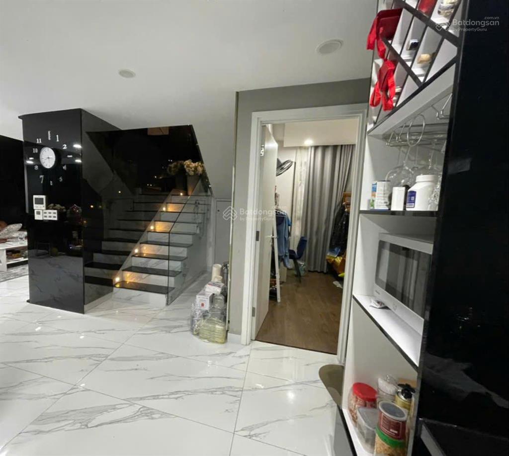 Bán duplex sân vườn masteri thảo điền, dt 161m2 + 27m2 sân vườn, giá bán 16 tỷ sổ hồng