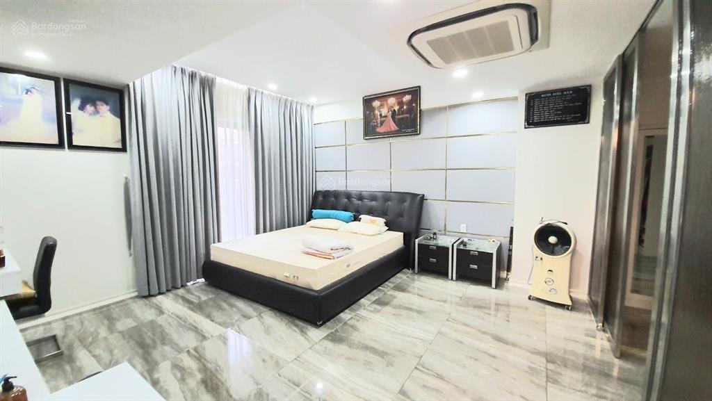 Bán duplex sân vườn masteri thảo điền, dt 161m2 + 27m2 sân vườn, giá bán 16 tỷ sổ hồng