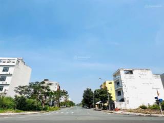 Bán đất nền dự án kdc huy hoàng .đường 20m .nguyễn thanh sơn .dt 8x20m giá 400tr/m2 xây cao 7 tầng