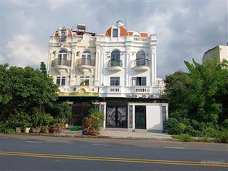 Bán tòa chdv 2 mặt tiền, 11 phòng studio full nội thất, sổ hồng, hđ thuê thu nét 46 tr/ tháng