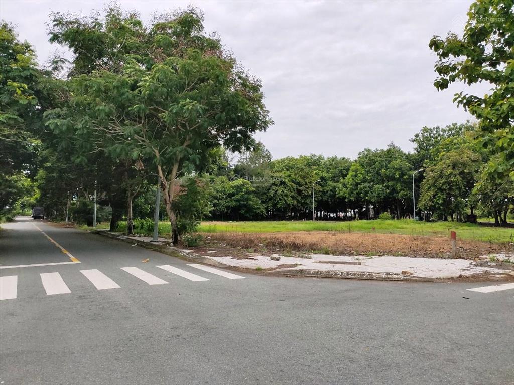 (tel 0901 300 ***) bán lô 160m2 hướng đông nam, đường thông dài đẹp, gần trường đại học umt