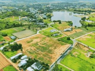 Ông bà bán lô đất tâm huyết 80,000m2(8ha) trên 300m mặt tiền gần khu dân cư