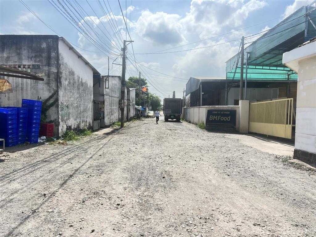 Kẹt tiền cần bán gấp đất gần khu tái định cư xã bình minh 5mx50m có sẵn 100m2 thổ cư chỉ 1,7 tỷ