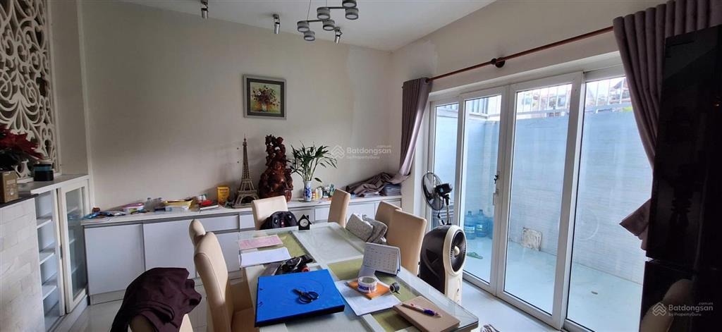 Bán nhà khu đường nguyễn hoàng phường an phú quận 2, dt 7x20m, trệt 2 lầu áp mái, sổ hồng, 30 tỷ